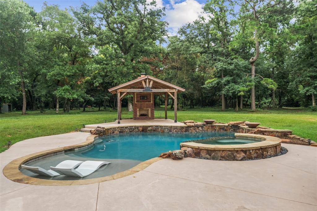 Montgomery, TX 77316,18443 Hills Lake CT