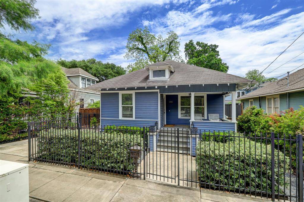 Houston, TX 77009,2906 Houston AVE