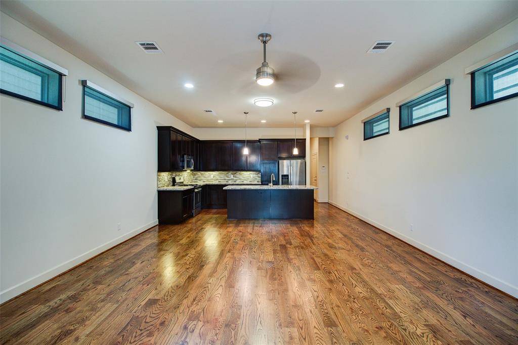 Houston, TX 77003,2210 Hutchins ST