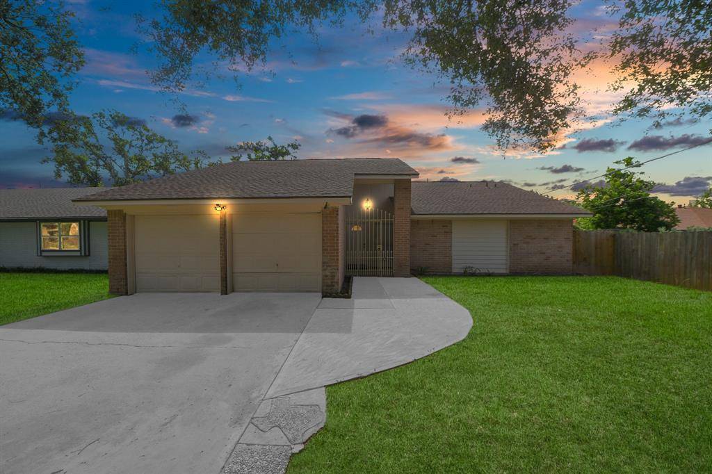 Houston, TX 77043,2410 Manila LN