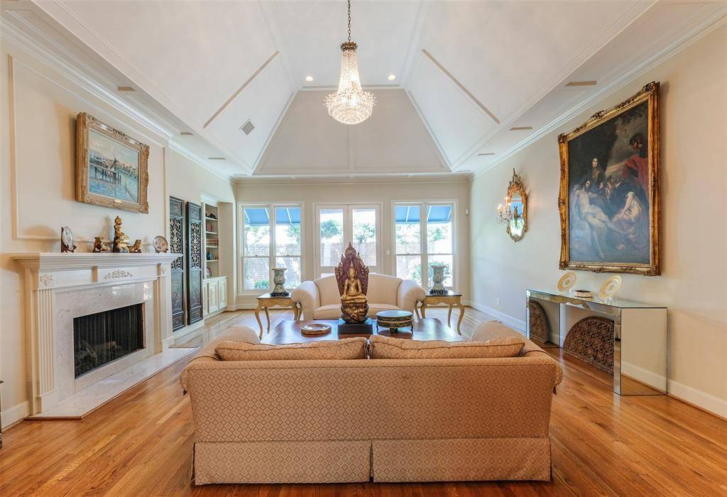 Houston, TX 77057,5753 Indian CIR