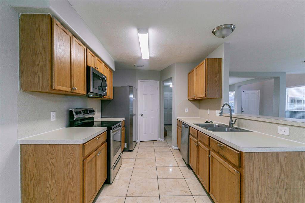 Houston, TX 77083,13710 Maximos DR