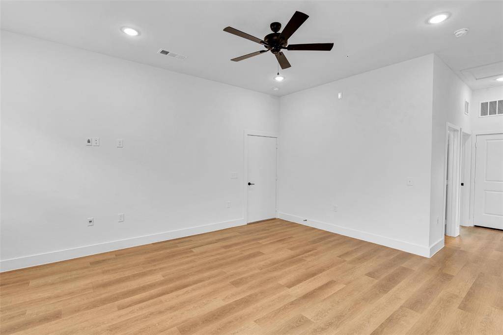 Garland, TX 75040,1885-616 Bernard ST