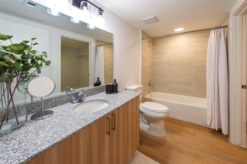 Houston, TX 77084,18036 Park ROW #11107