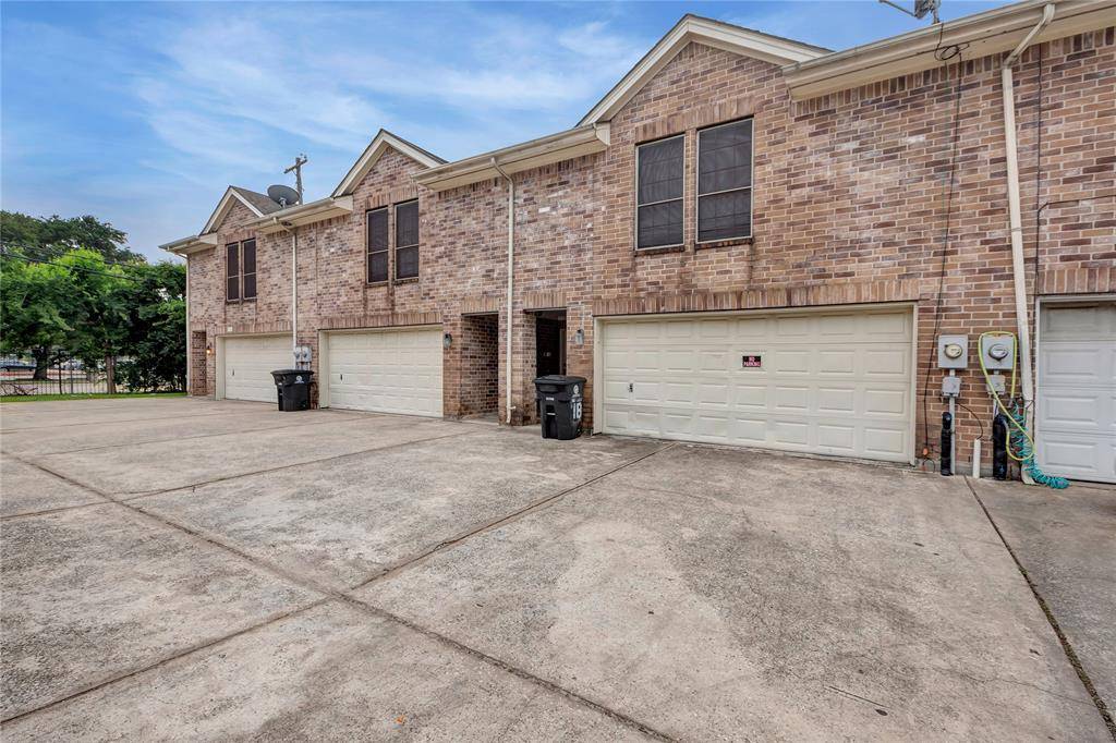 Houston, TX 77043,10403 Shadow Oaks DR