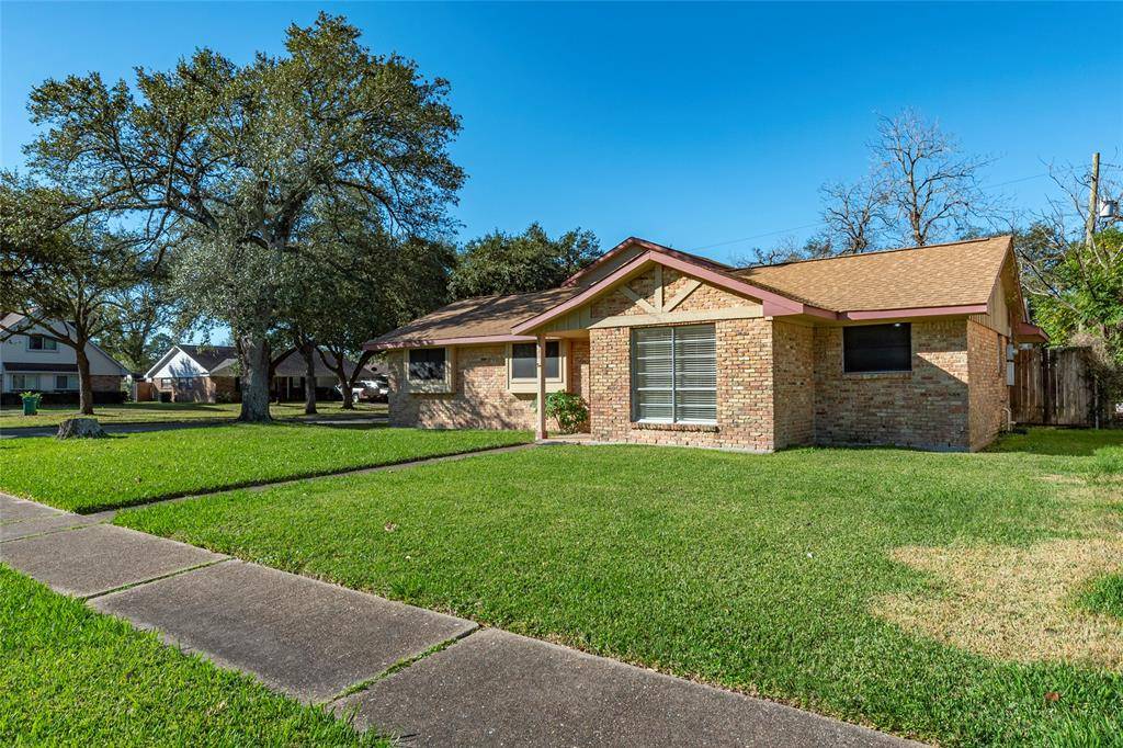 Pasadena, TX 77502,2720 Blueberry LN