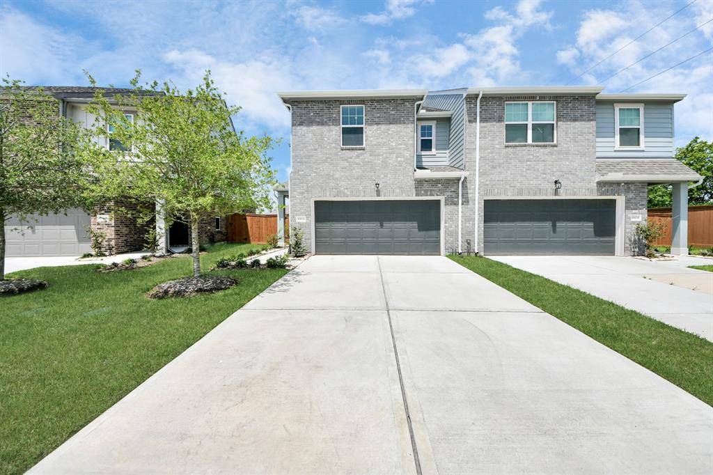 Rosharon, TX 77583,10302 Florance Spring DR #A