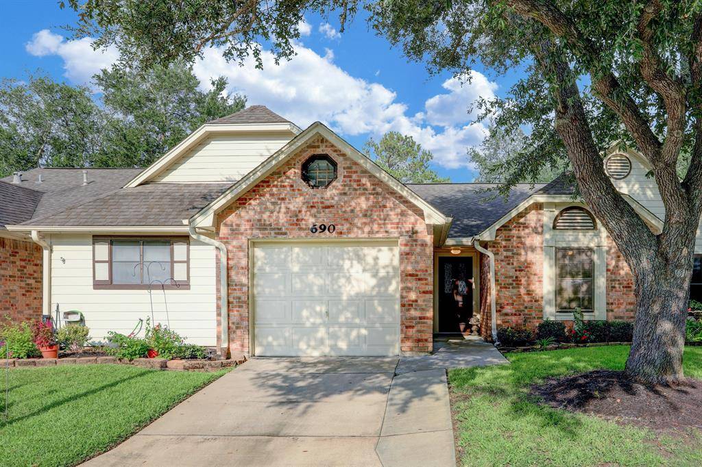 Pearland, TX 77584,690 W Country Grove CIR