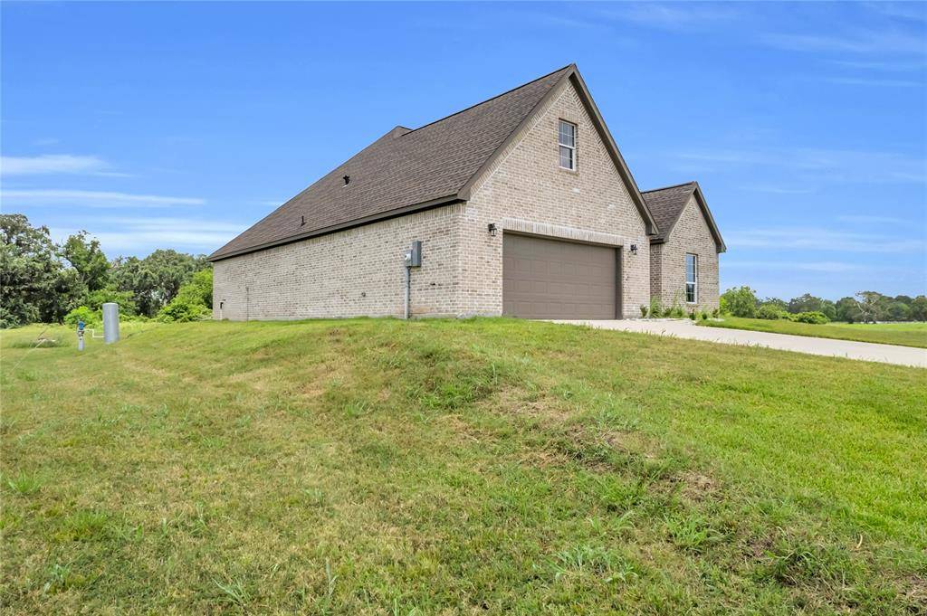 Angleton, TX 77515,632 Mill RD