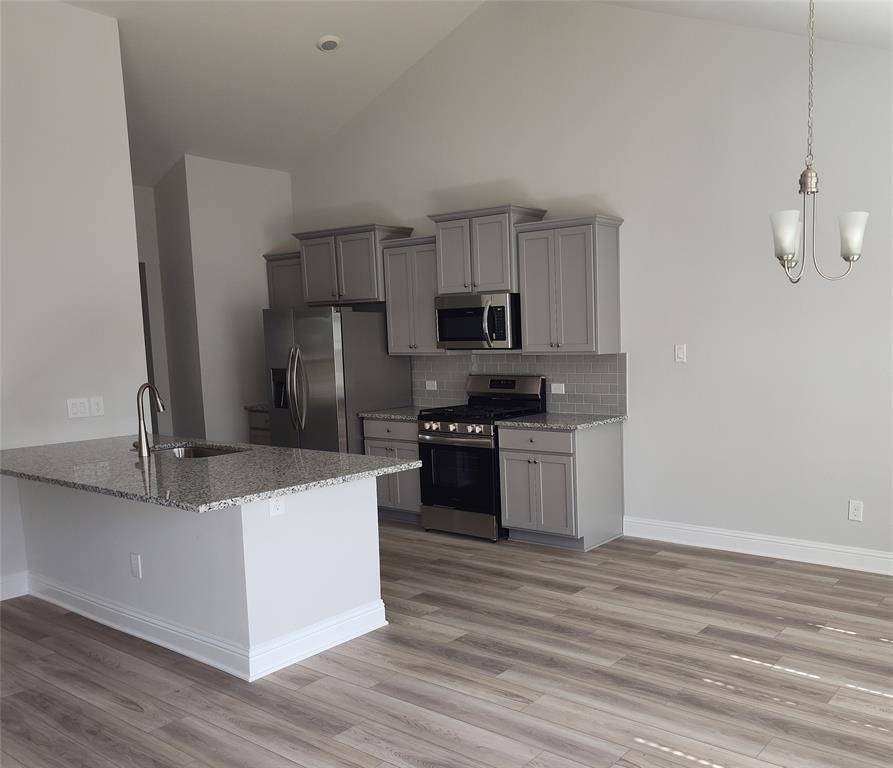 Angleton, TX 77515,829 Greystone LN