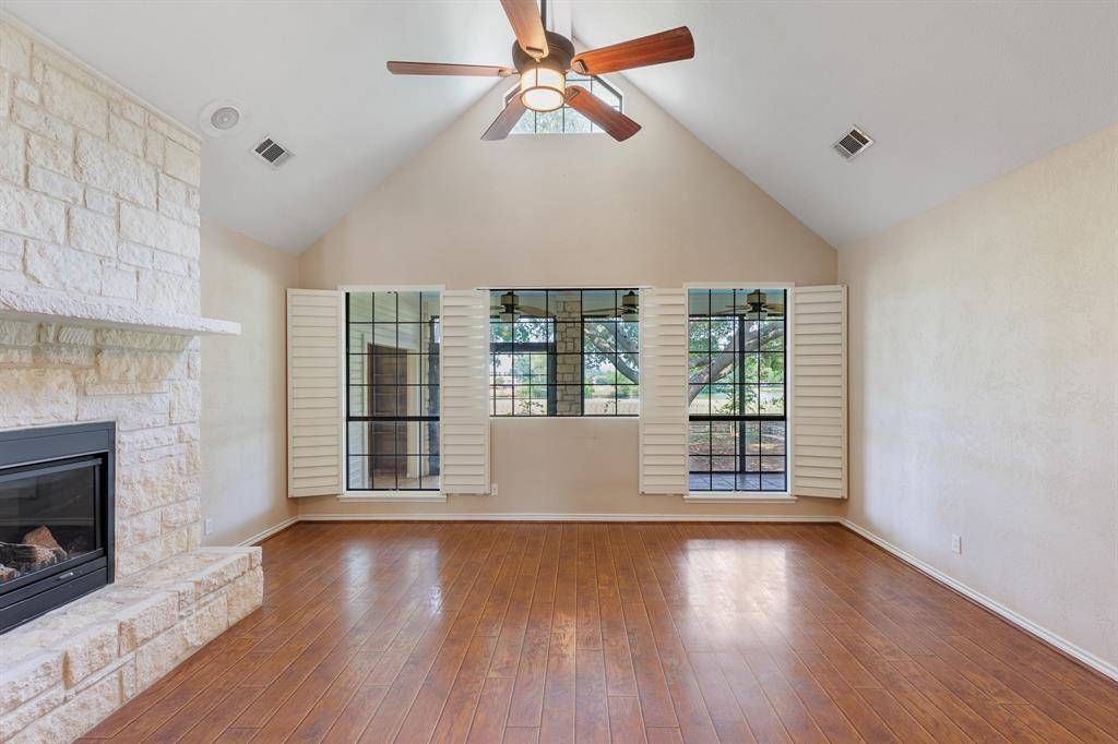 Meadowlakes, TX 78654,440 Saint Andrews ST