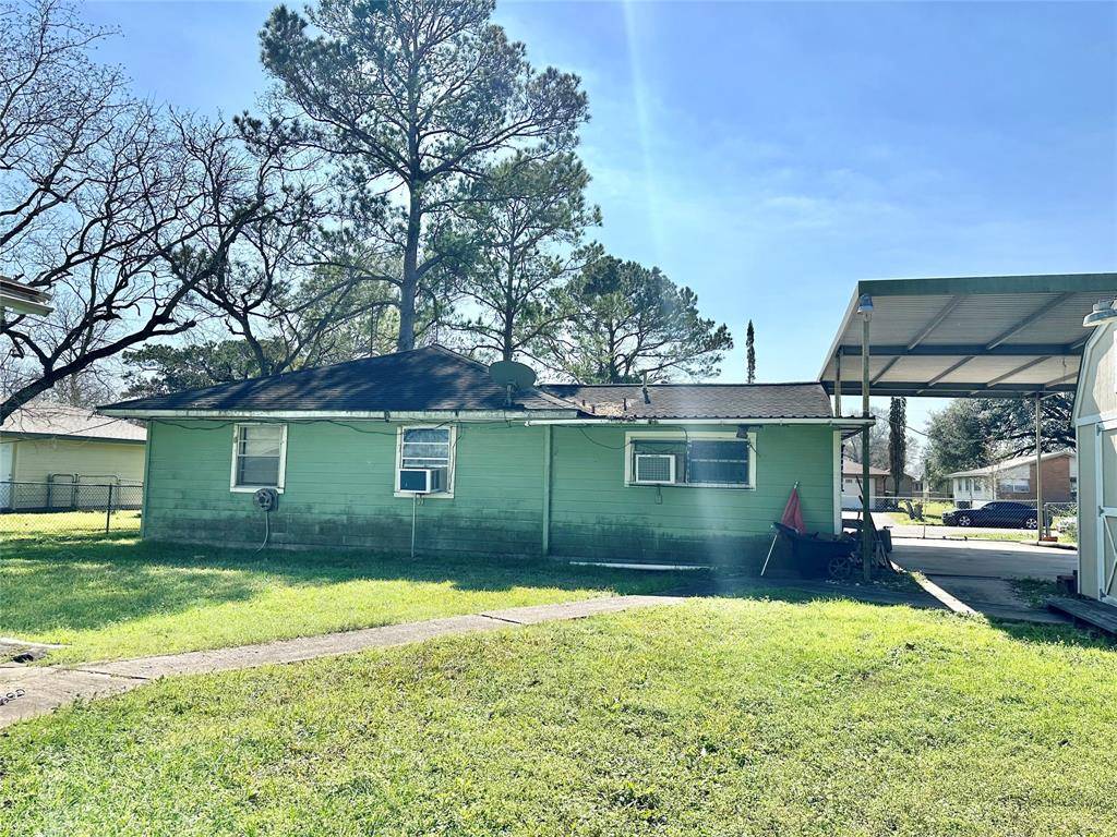 Angleton, TX 77515,600 Catalpa ST