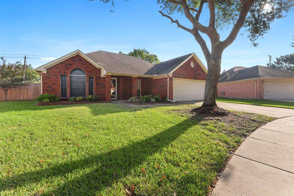 Pearland, TX 77581,3717 Pin Oak DR E