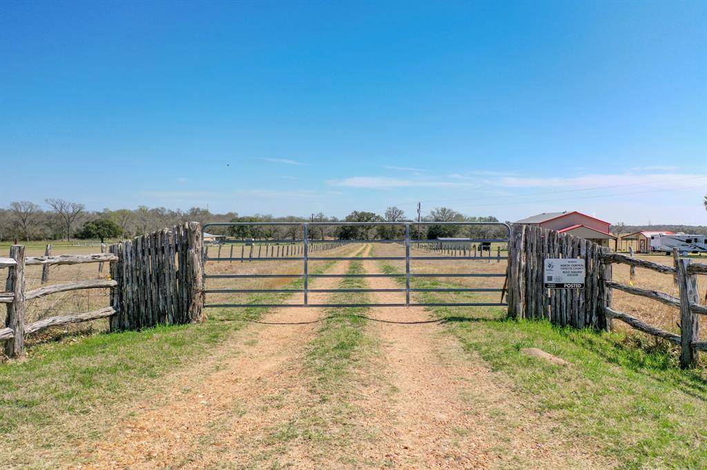 Round Top, TX 78954,9484 Laird