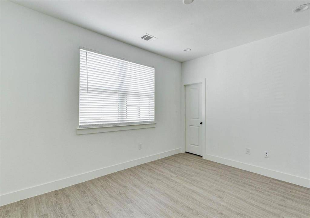 Houston, TX 77018,2720 Oakwood Crest LN