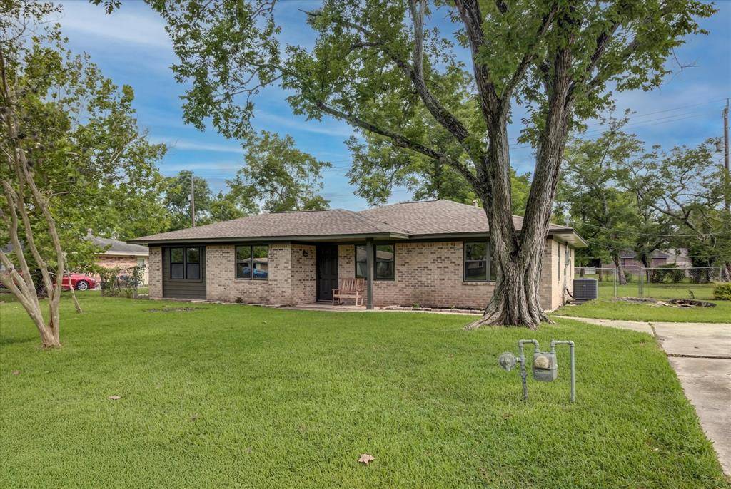 Richwood, TX 77531,229 Burkett ST