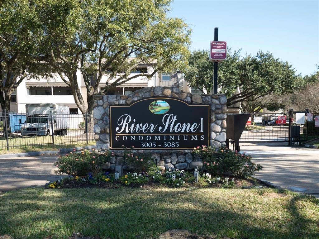 Houston, TX 77042,3075 Walnut Bend LN #18