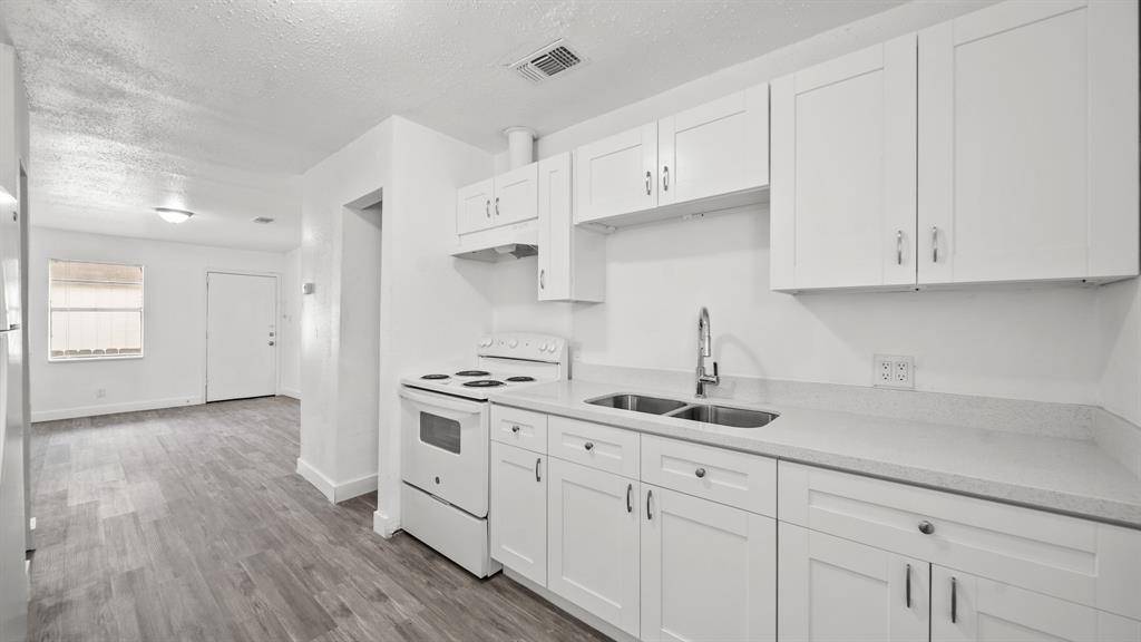 Houston, TX 77016,7819 Glass ST