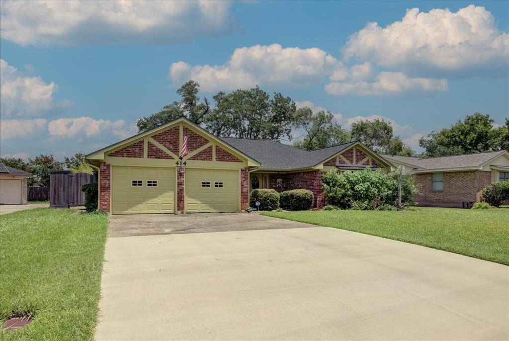 Lake Jackson, TX 77566,414 Daffodil ST