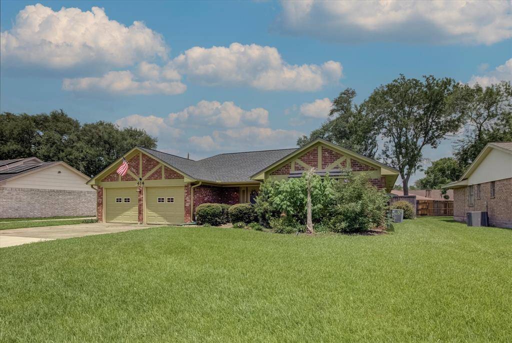 Lake Jackson, TX 77566,414 Daffodil ST