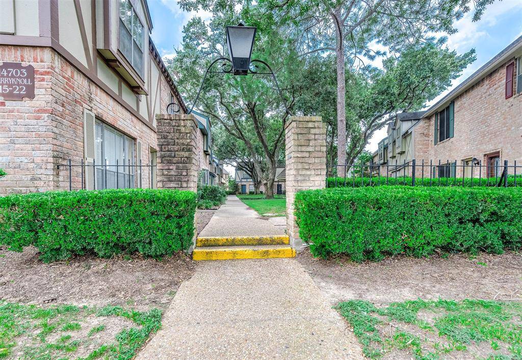 Houston, TX 77079,14703 Barryknoll LN #17