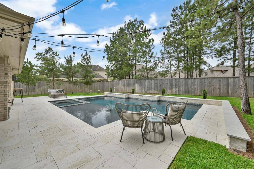 Tomball, TX 77375,15 Blue Violet CT