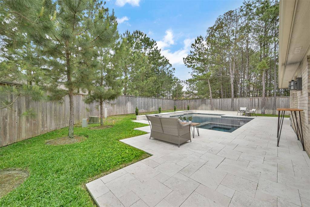 Tomball, TX 77375,15 Blue Violet CT