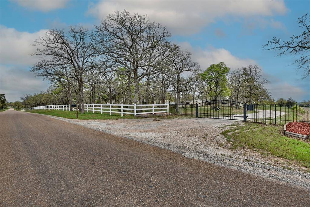 Giddings, TX 78942,1261 County Road 205