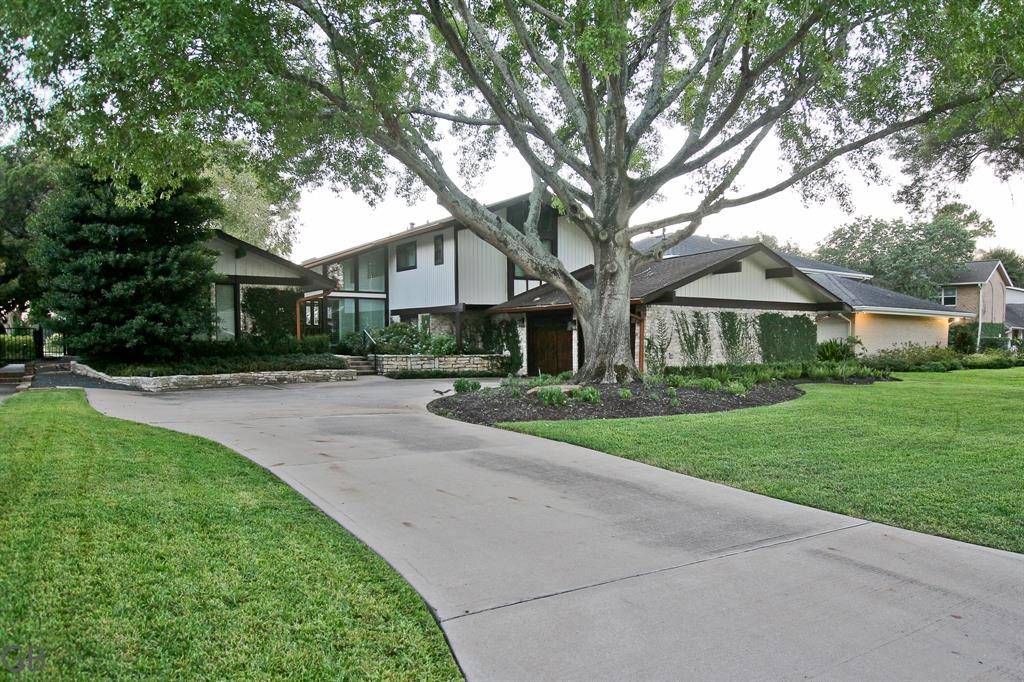 Sugar Land, TX 77478,3006 Fairway DR