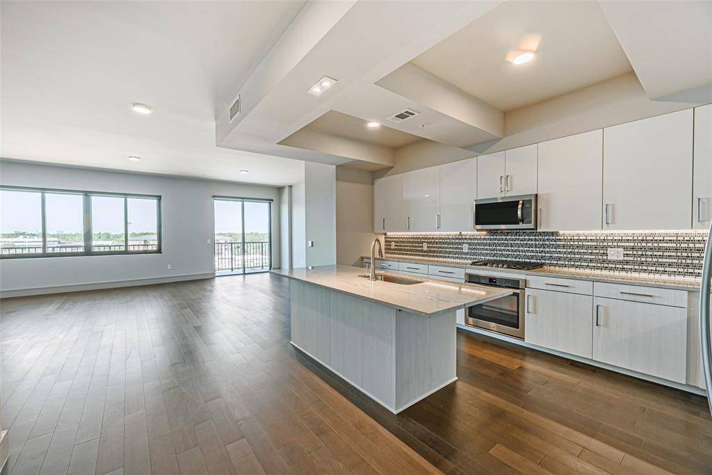 Houston, TX 77057,1414 Wood Hollow DR #624