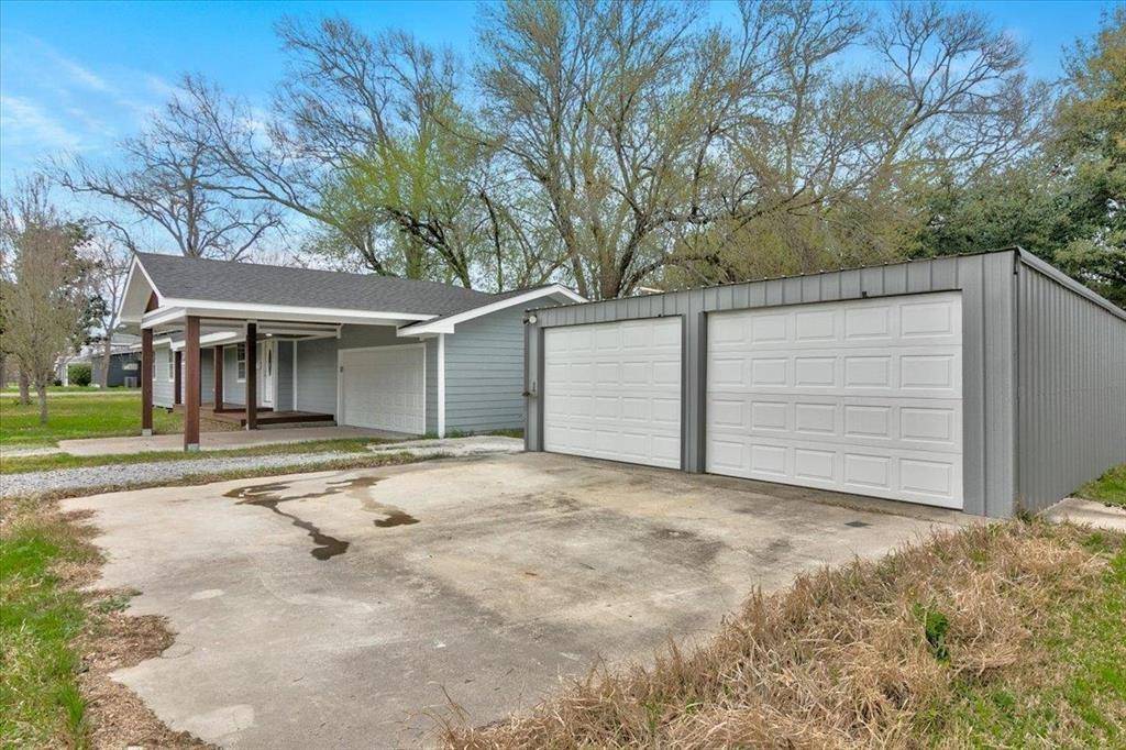 Groves, TX 77619,7000 Henry ST