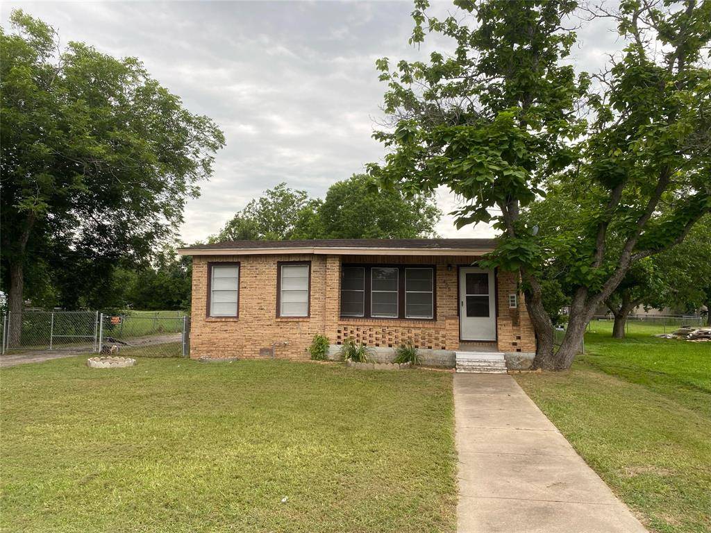 Hallettsville, TX 77964,408 S Texana ST