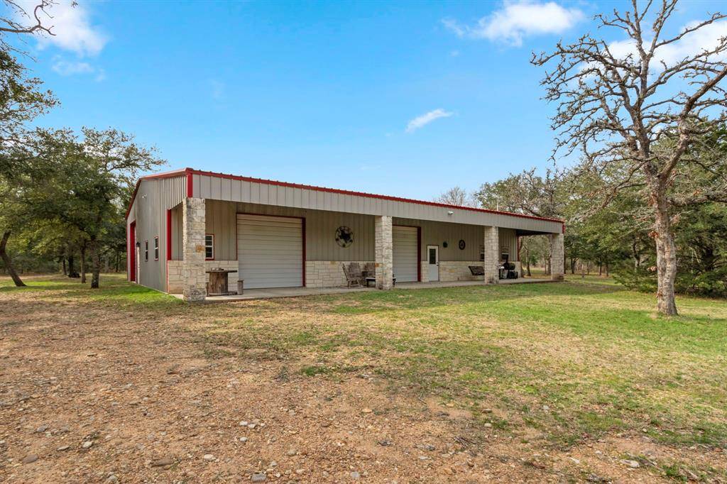 Weimar, TX 78962,2048 Oakridge RD