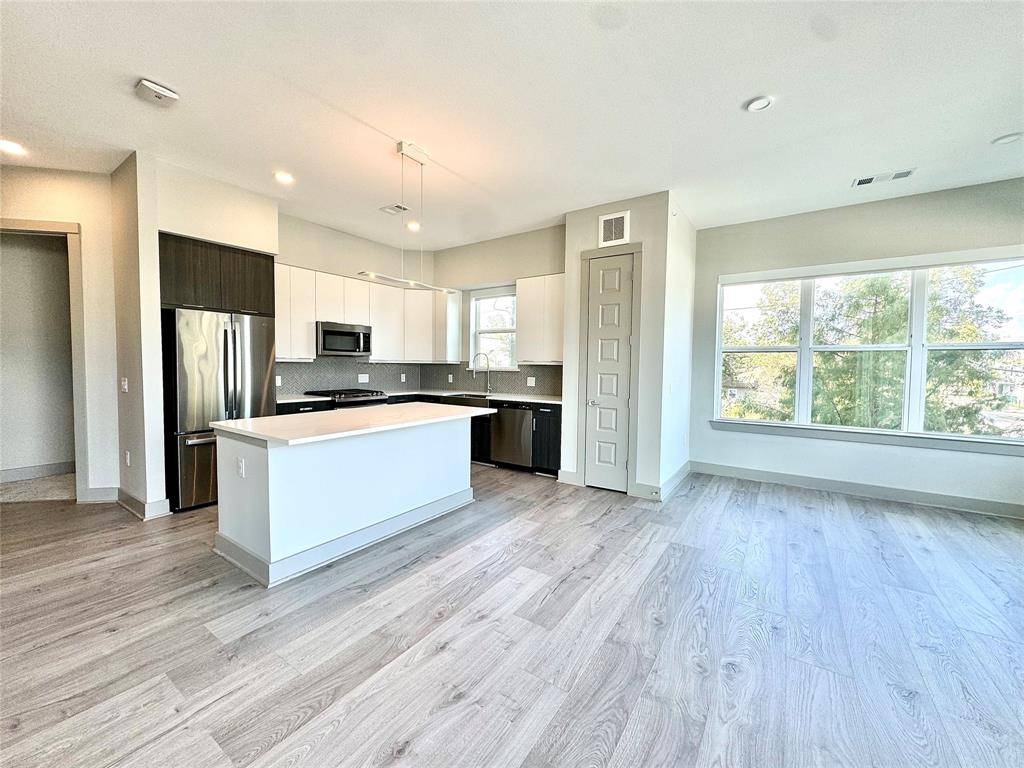 Houston, TX 77008,401 W 25th St ST #2402