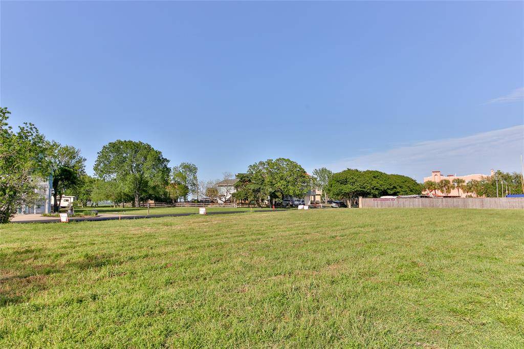 Shoreacres, TX 77571,00 Baywood ST