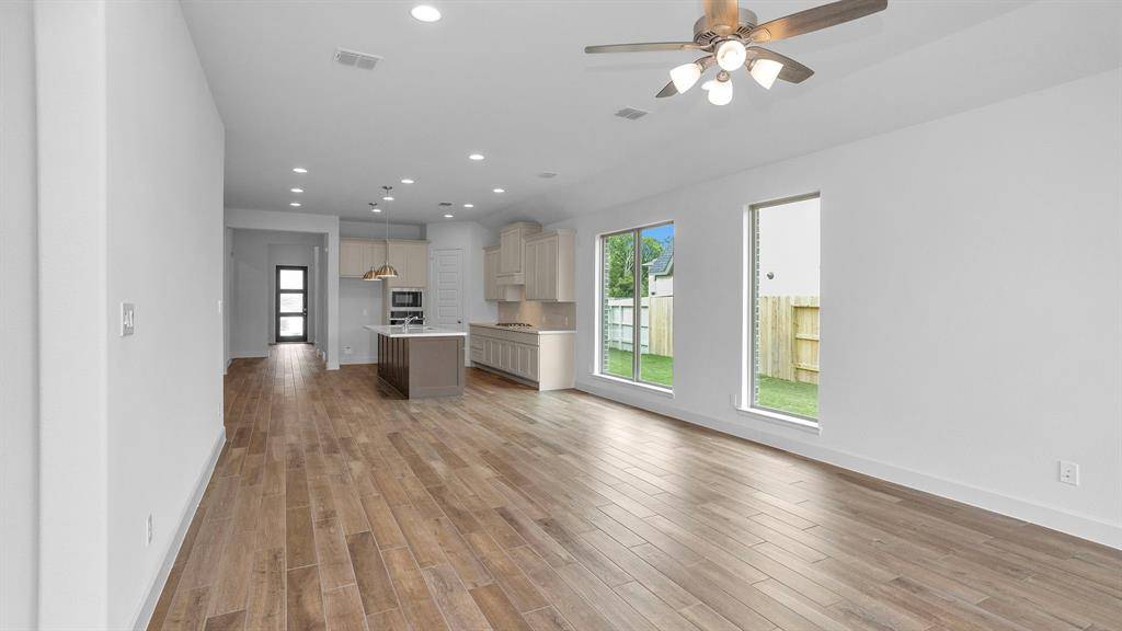 Magnolia, TX 77354,14715 Band Tailed Pigeon CT