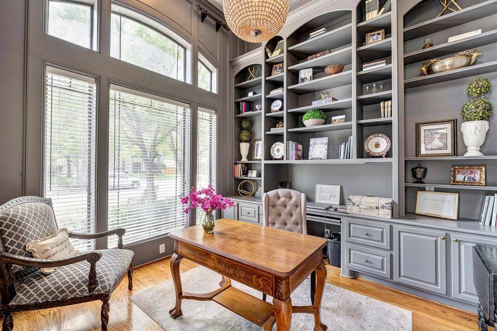 Spring Valley Village, TX 77055,1111 Joshua LN