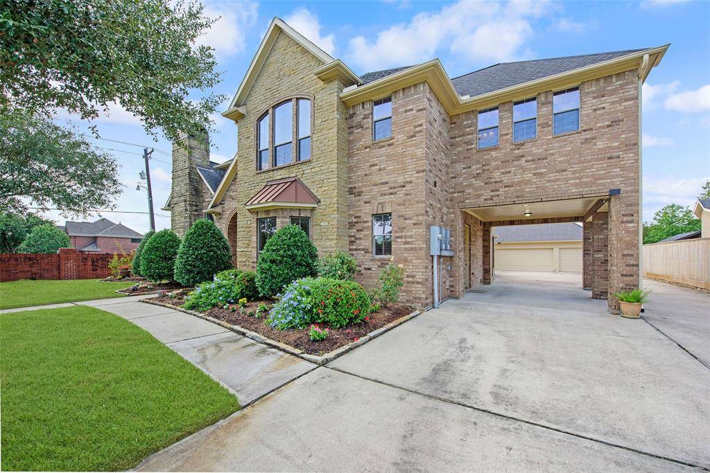 Friendswood, TX 77546,400 Marys Creek LN