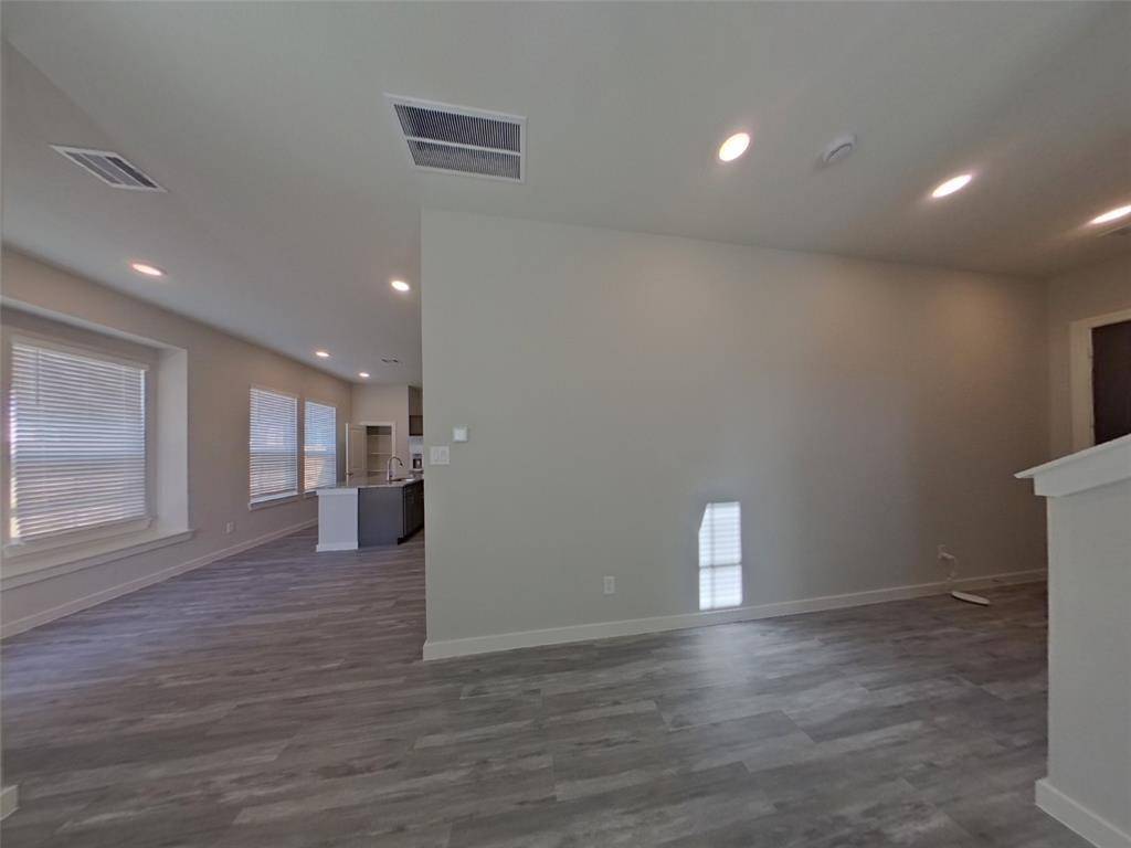 Tomball, TX 77375,9835 Willow Creek Commerce DR #413