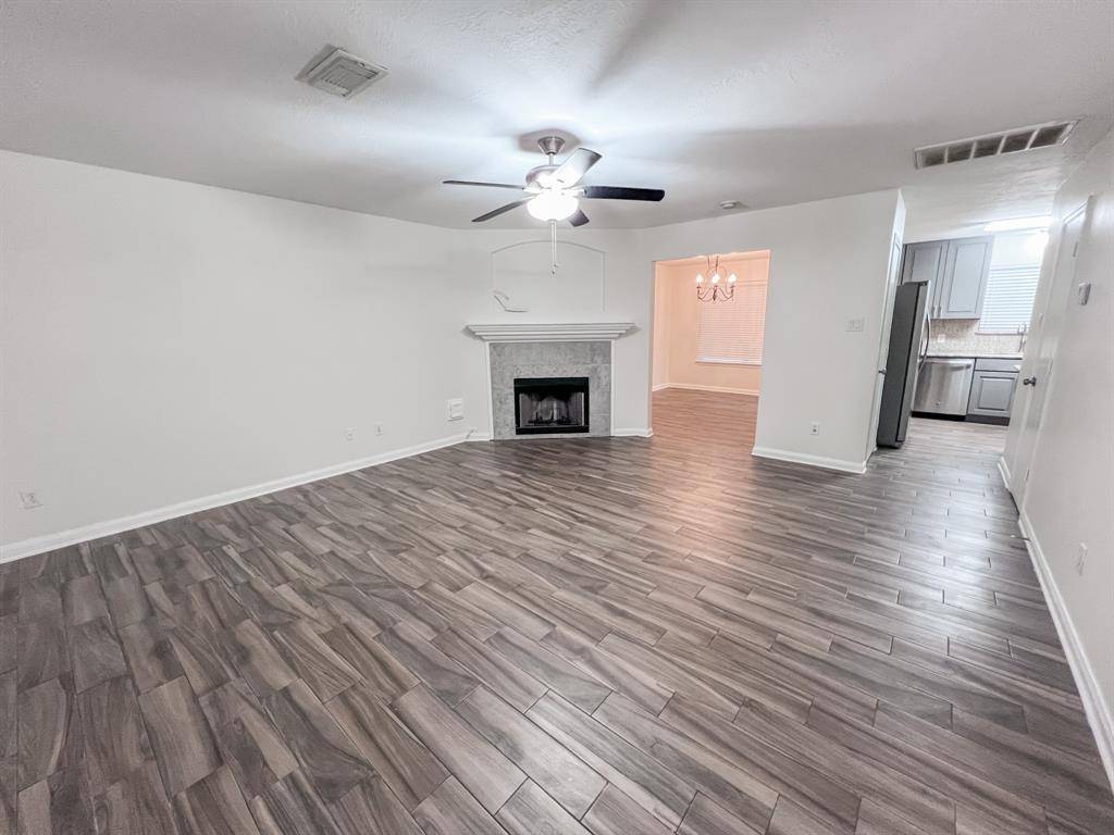 Dickinson, TX 77539,319 Grand Isle LN