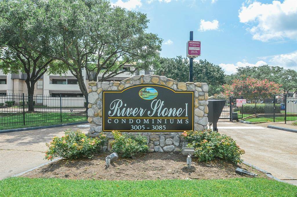 Houston, TX 77042,3025 Walnut Bend LN #38