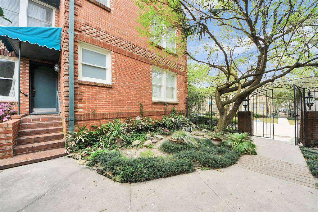 Houston, TX 77006,1214 Bartlett ST #16