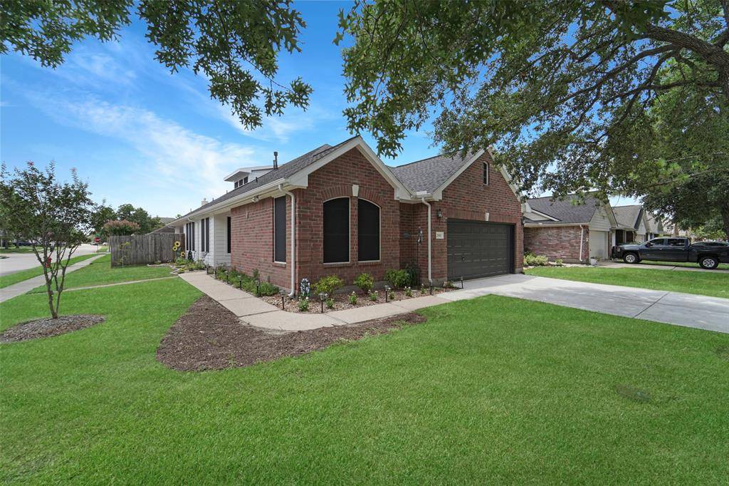 Dickinson, TX 77539,2888 Shallow Brook LN