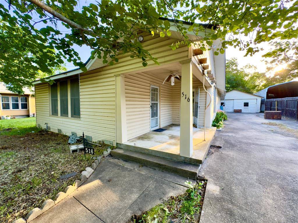 Luling, TX 78648,516 S Pecan AVE