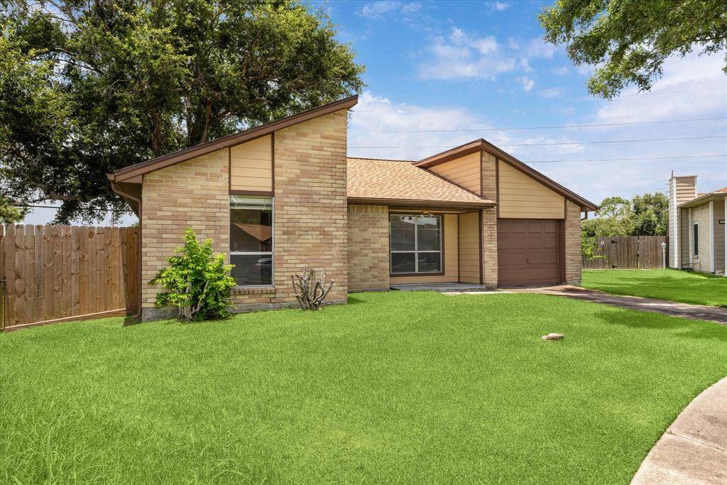 Pearland, TX 77584,1006 W Brompton DR