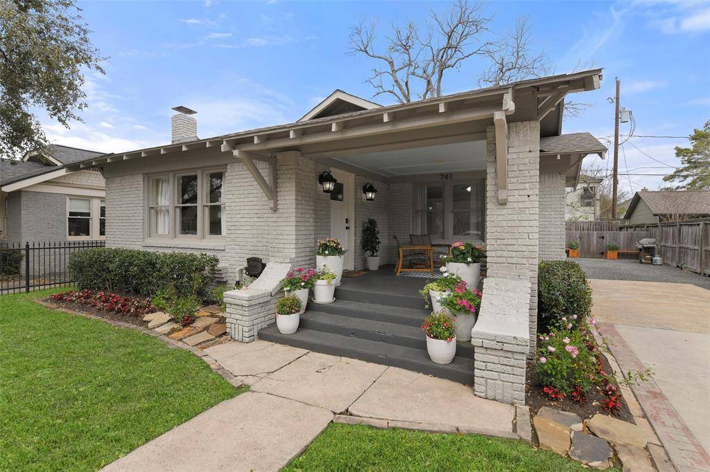 Houston, TX 77008,741 E 16th ST