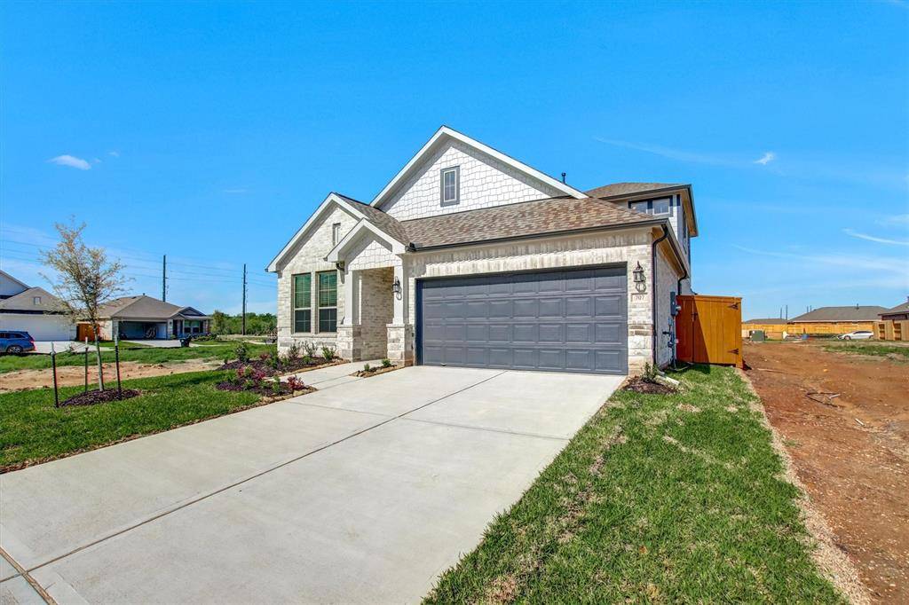 Beasley, TX 77417,707 Whispering winds Drive