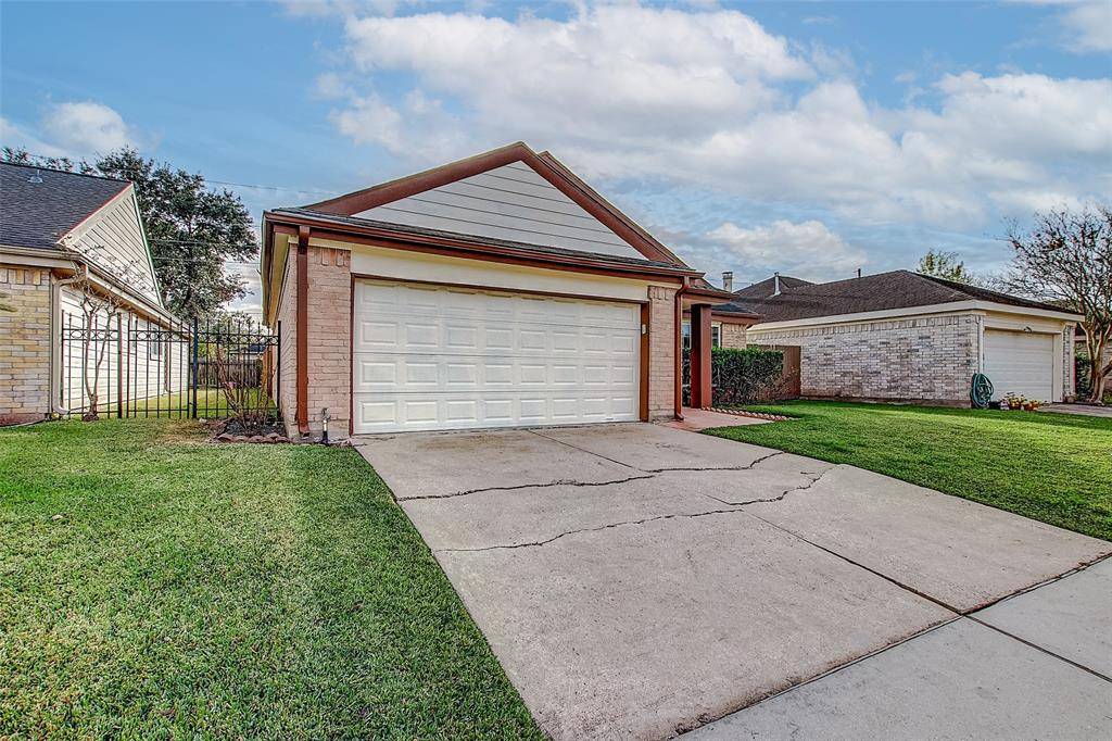 Sugar Land, TX 77478,2211 Sentinal Oaks ST