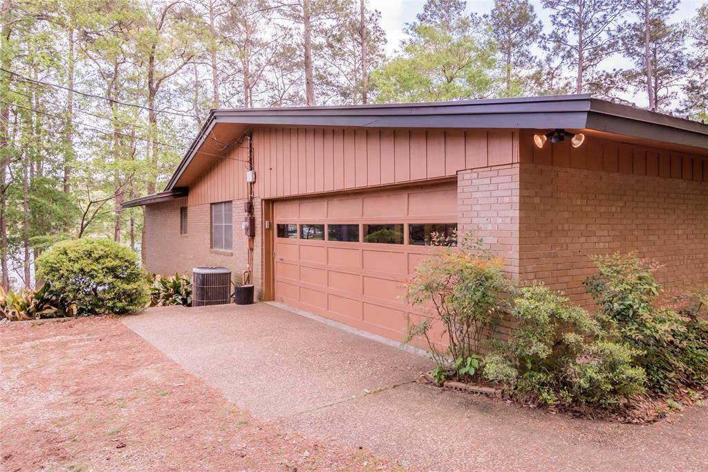 Huntsville, TX 77340,3823 Spring Drive