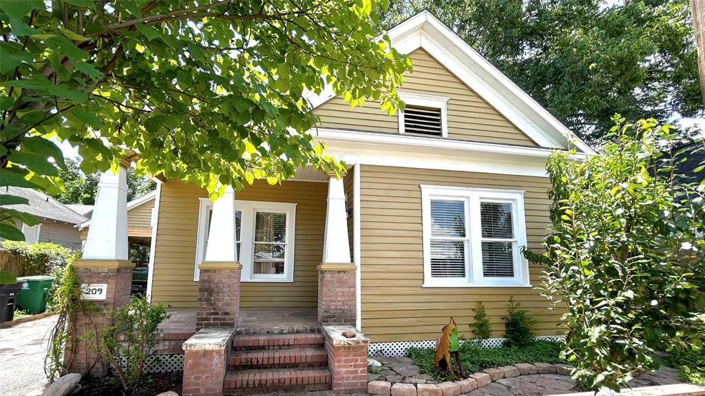 Houston, TX 77009,209 Walton ST